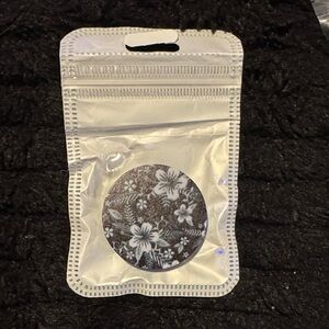 NWT!Floral Pattern Phone Grip Pop Socket